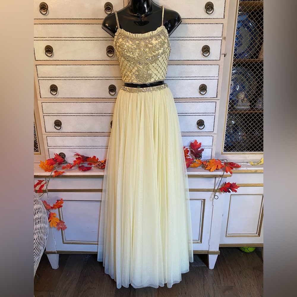 Gorgeous Sherri Hill pagent/prom Dress
